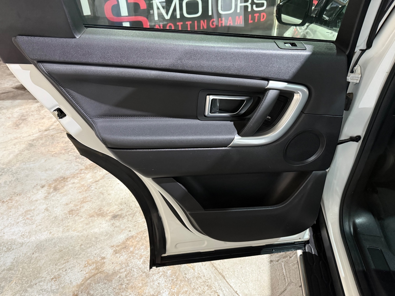 Used Land Rover Discovery Sport 2018 for sale - 77557327: Photo 13