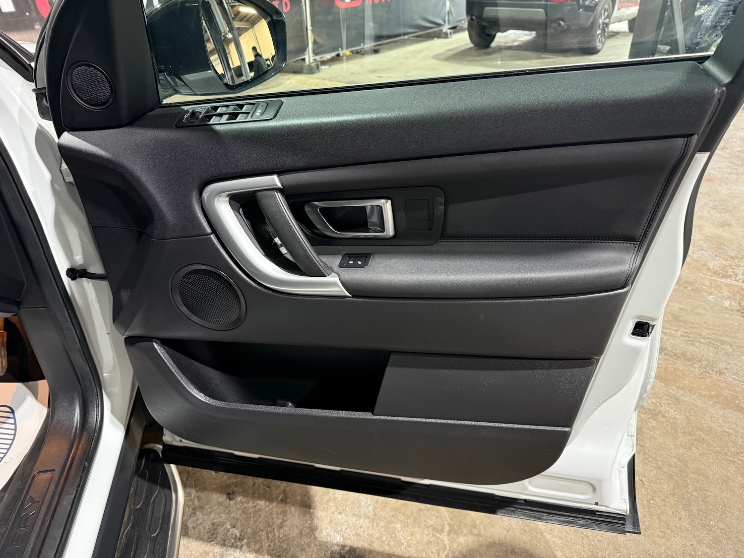 Used Land Rover Discovery Sport 2018 for sale - 77557327: Photo 24