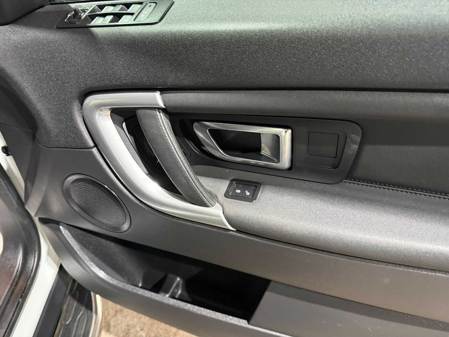 Used Land Rover Discovery Sport 2018 for sale - 77557327: Photo 25