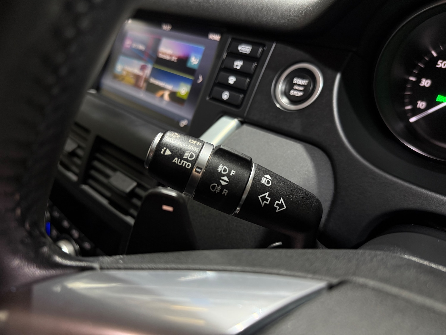 Used Land Rover Discovery Sport 2018 for sale - 77557327: Photo 36