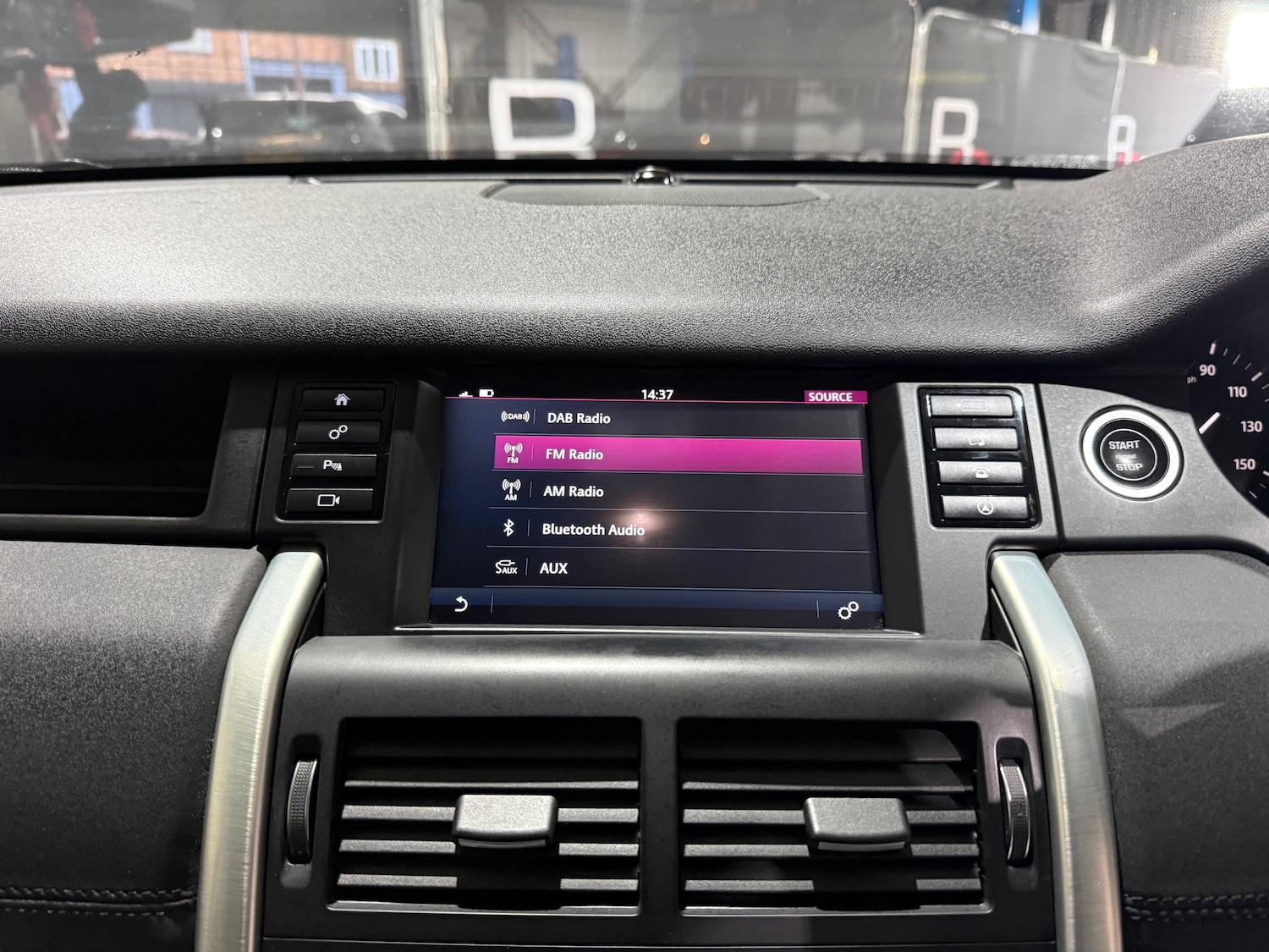 Used Land Rover Discovery Sport 2018 for sale - 77557327: Photo 40