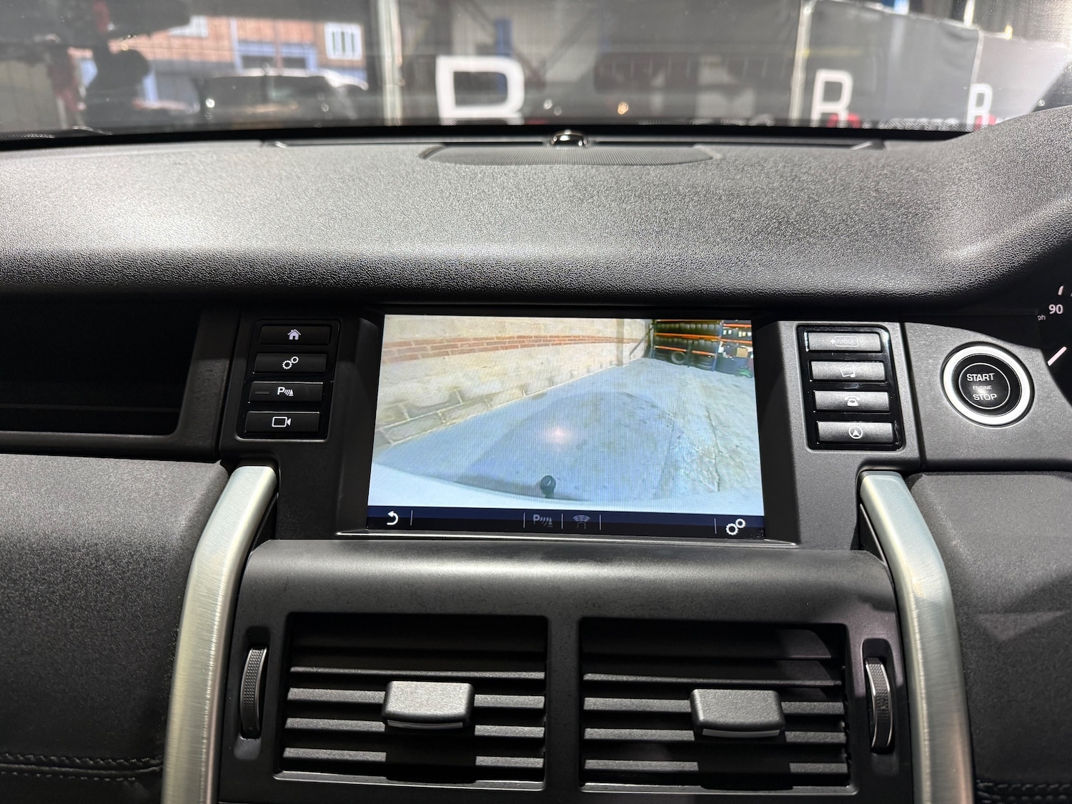 Used Land Rover Discovery Sport 2018 for sale - 77557327: Photo 41