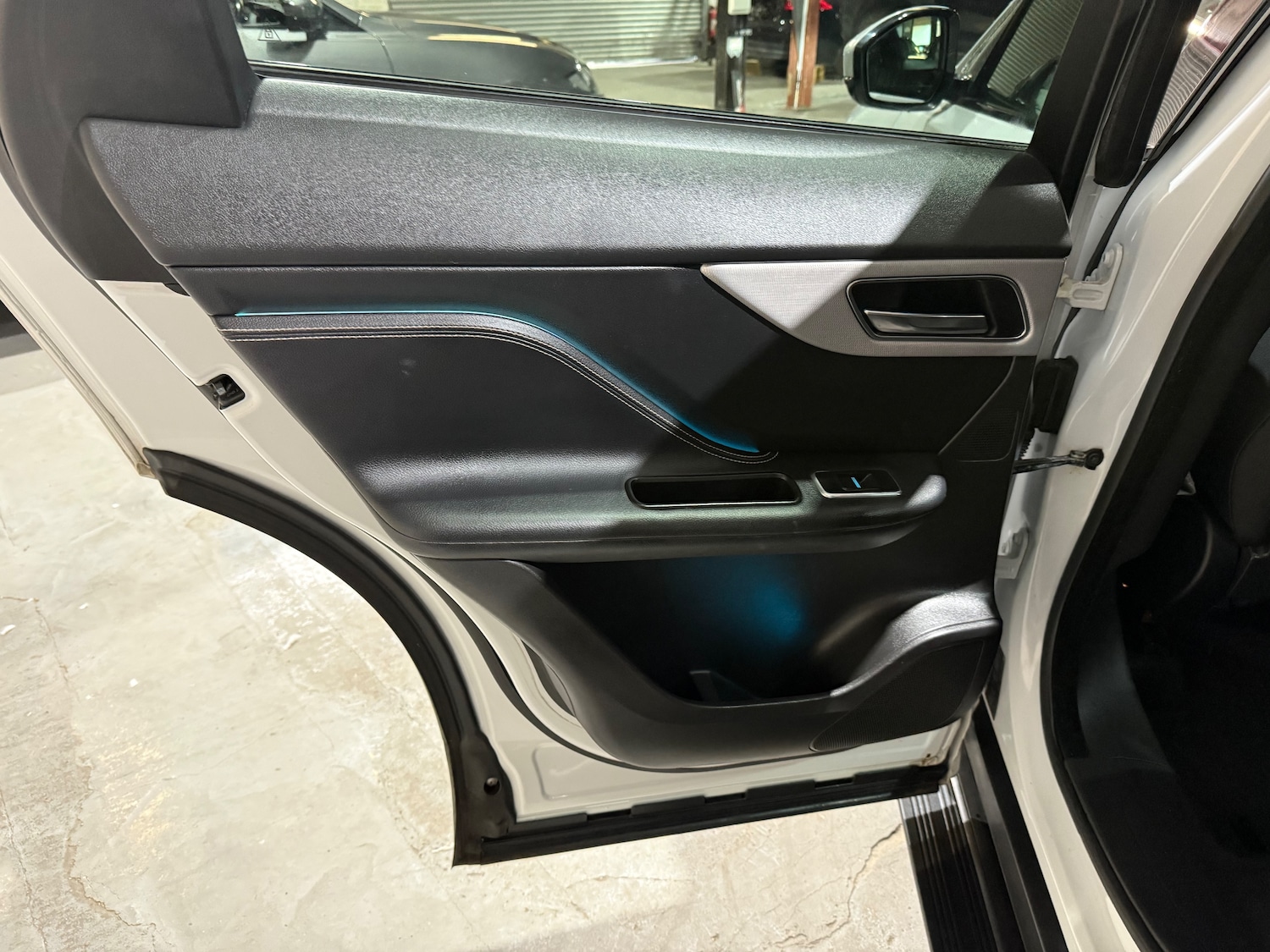 Used Jaguar F-Pace 2017 for sale - 76046989: Photo 14