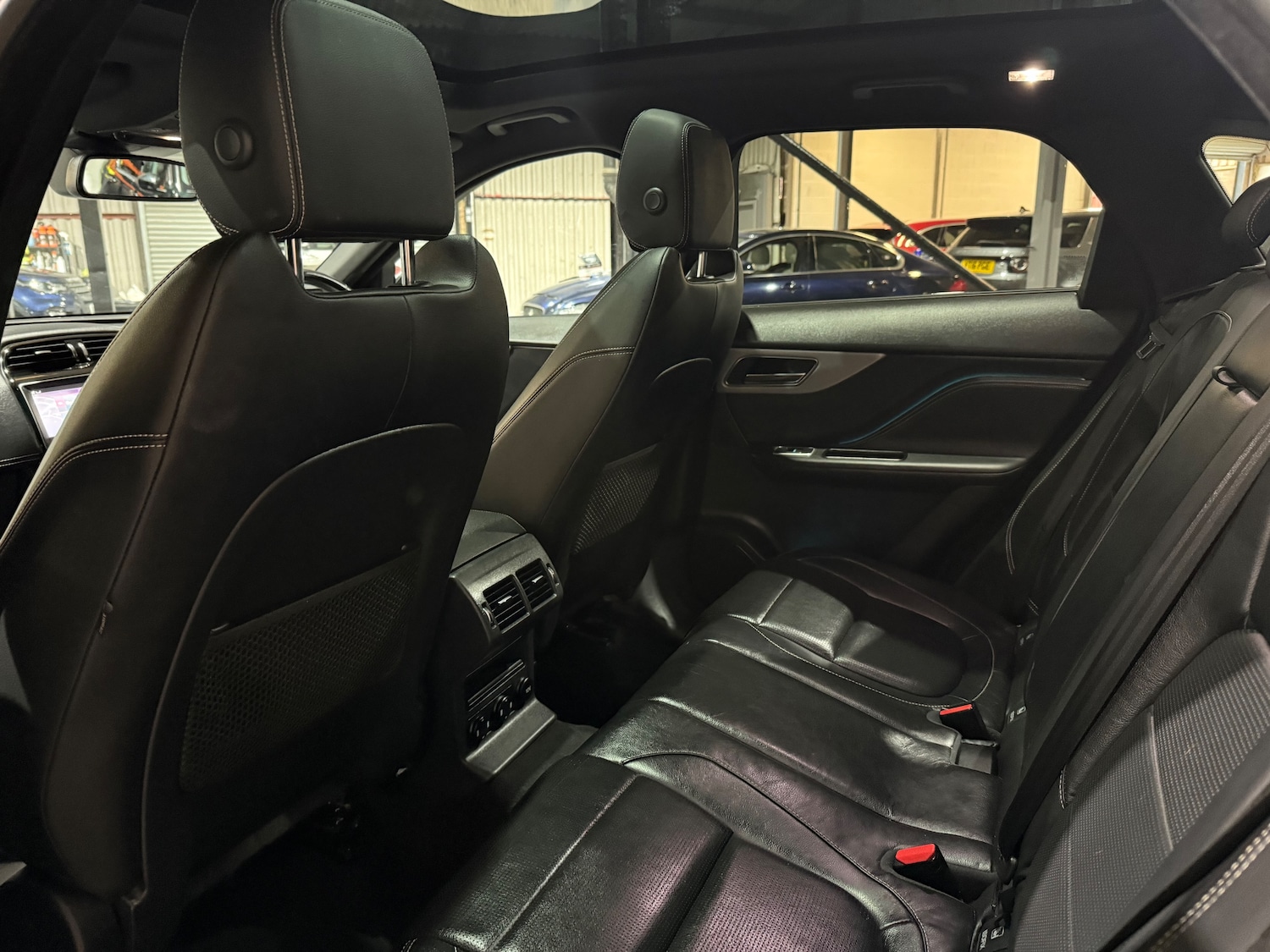 Used Jaguar F-Pace 2017 for sale - 76046989: Photo 15