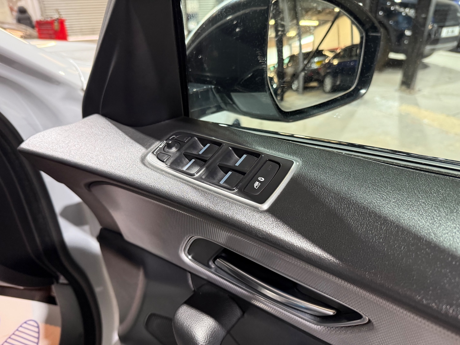 Used Jaguar F-Pace 2017 for sale - 76046989: Photo 24