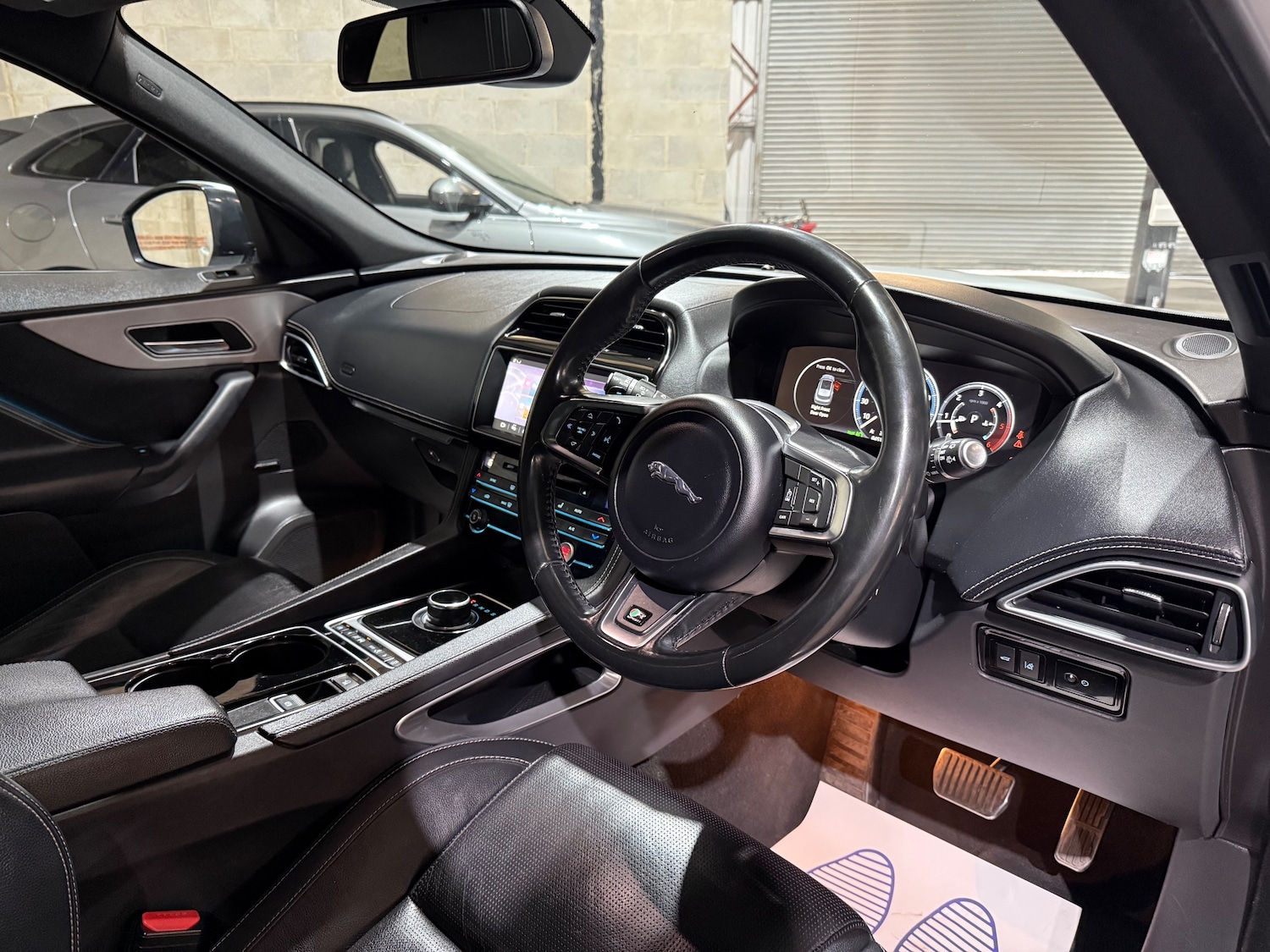 Used Jaguar F-Pace 2017 for sale - 76046989: Photo 26