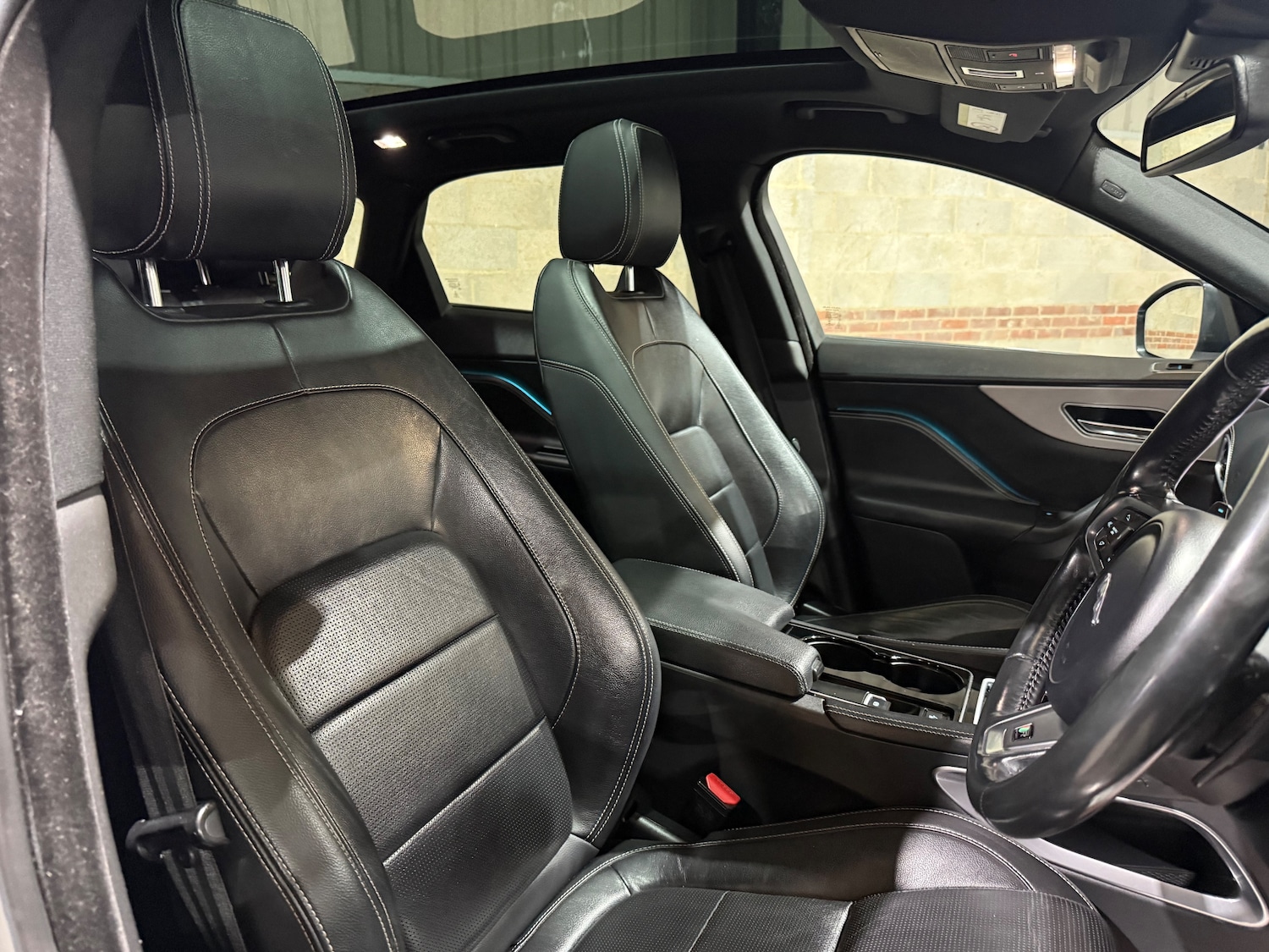 Used Jaguar F-Pace 2017 for sale - 76046989: Photo 27