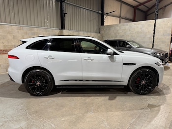 Used Jaguar F-Pace 2017 for sale - 76046989: Photo 2