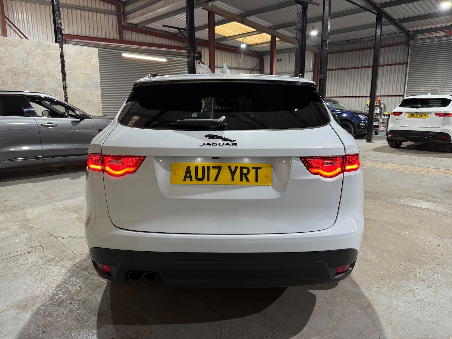 Used Jaguar F-Pace 2017 for sale - 76046989: Photo 4