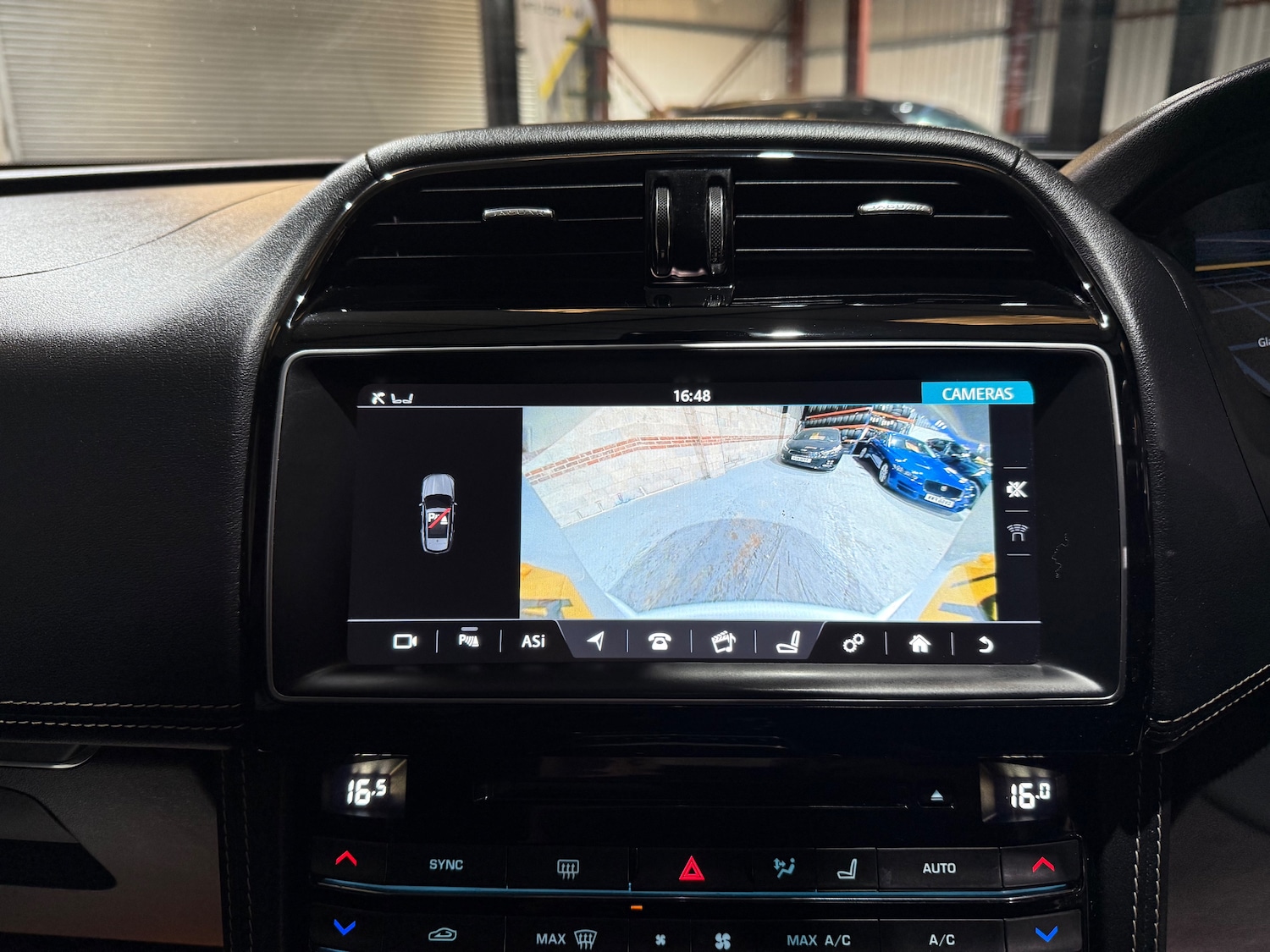 Used Jaguar F-Pace 2017 for sale - 76046989: Photo 45