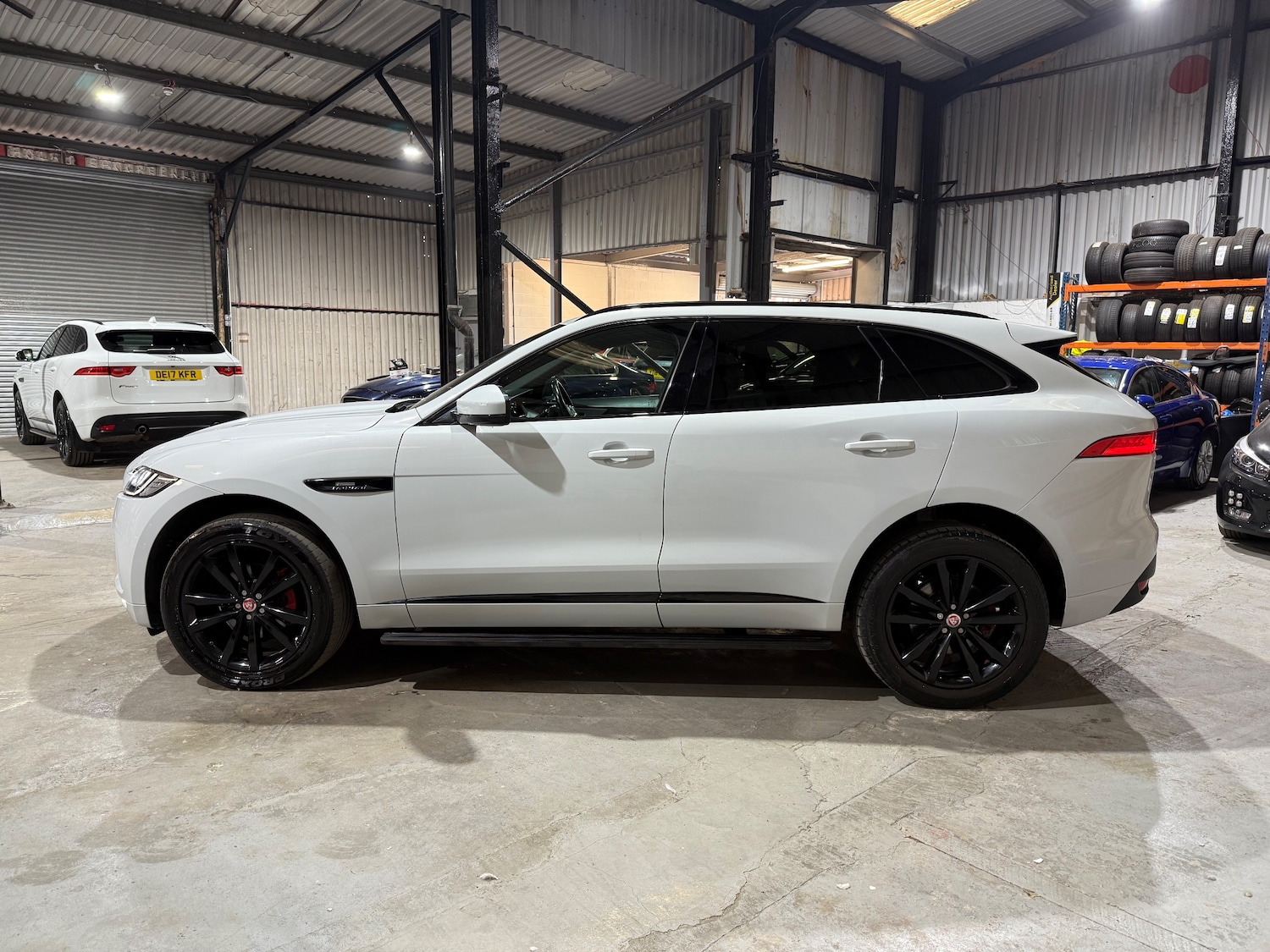 Used Jaguar F-Pace 2017 for sale - 76046989: Photo 5
