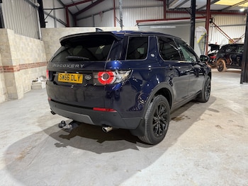 Used Land Rover Discovery Sport 2016 for sale - 79068392: Photo