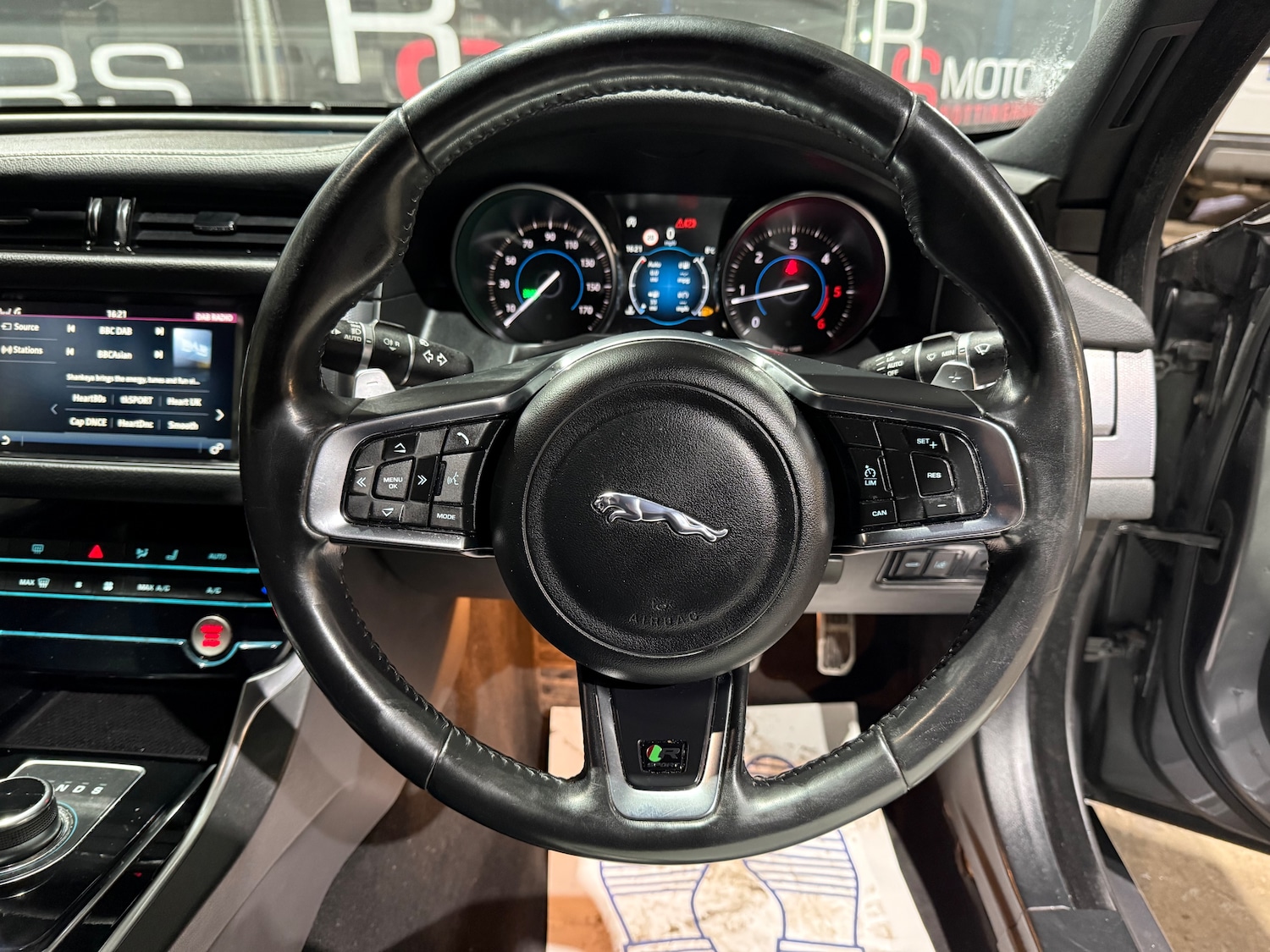 Used Jaguar XF 2018 for sale - 77398481: Photo 26