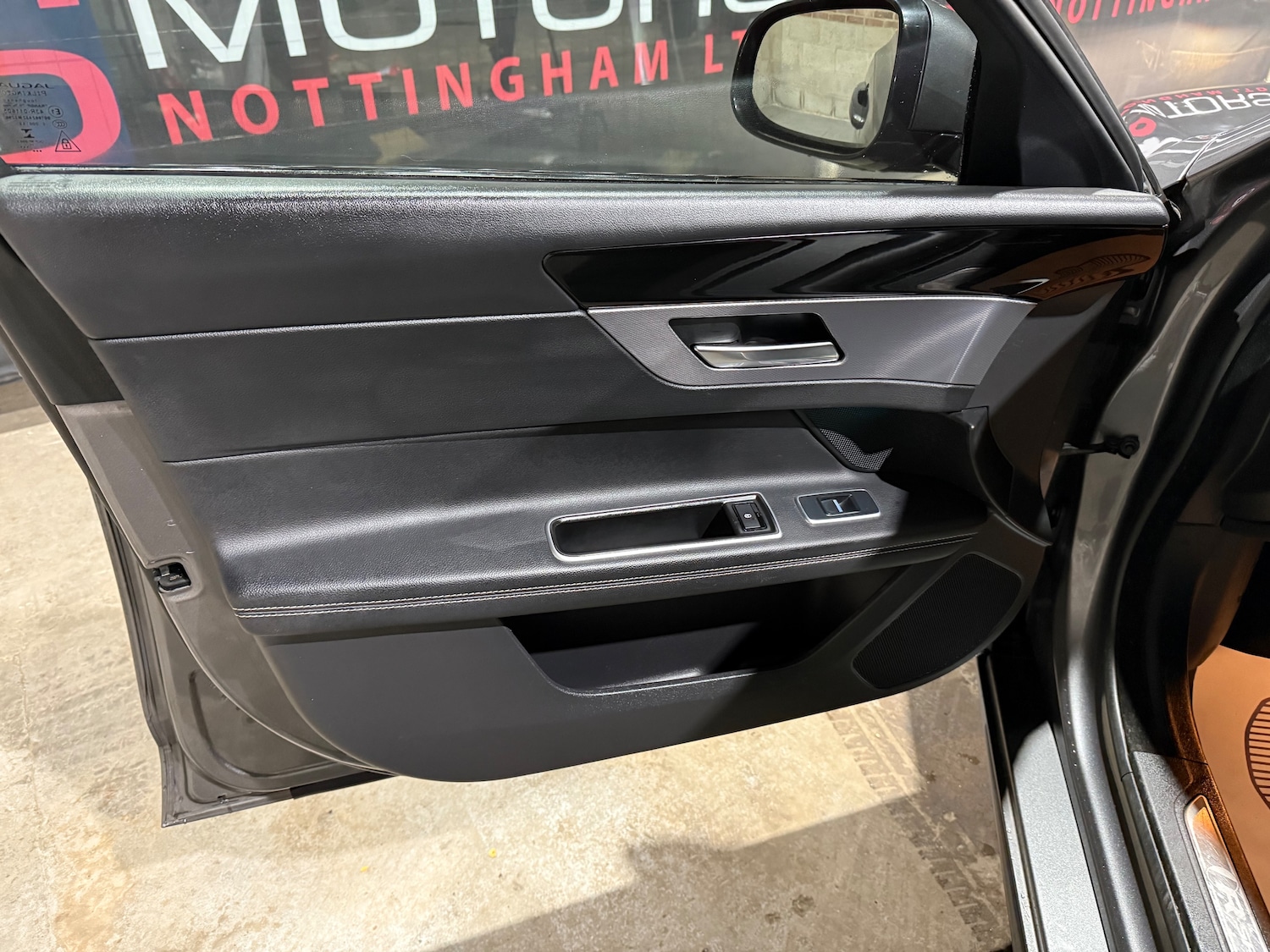 Used Jaguar XF 2018 for sale - 77398481: Photo 7