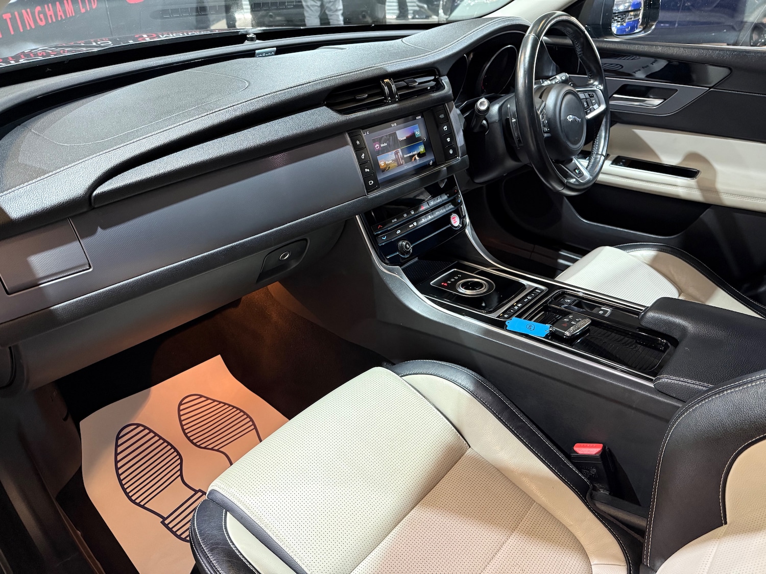 Used Jaguar XF 2016 for sale - 77894013: Photo 23