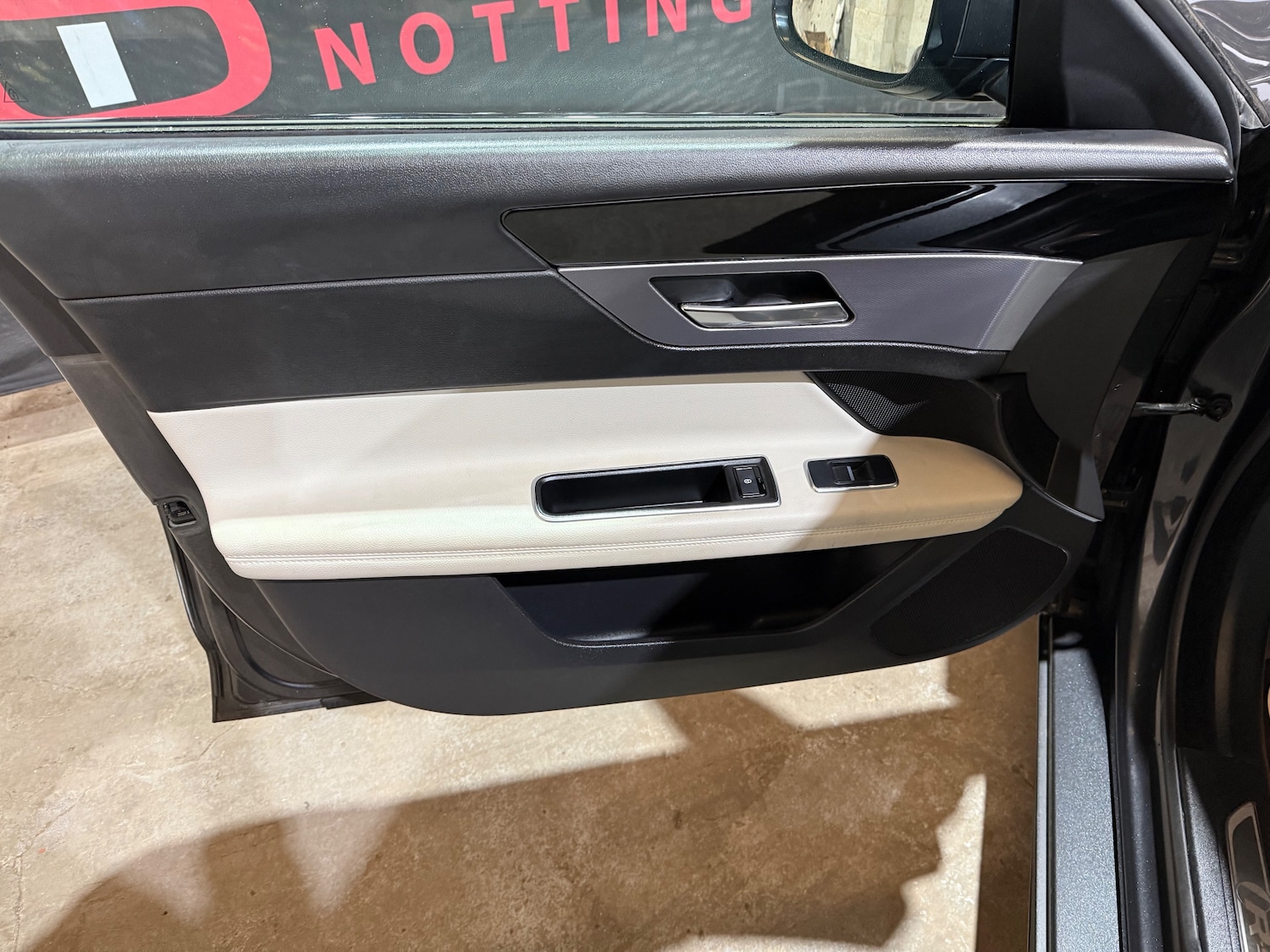 Used Jaguar XF 2016 for sale - 77894013: Photo 25