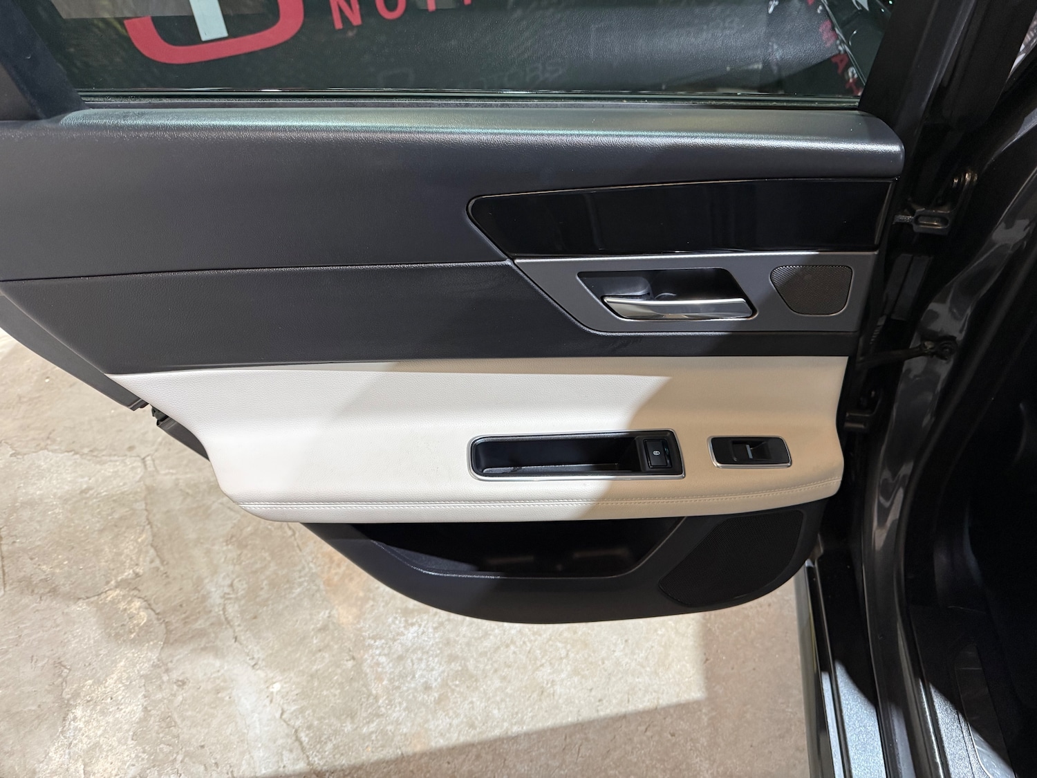 Used Jaguar XF 2016 for sale - 77894013: Photo 29