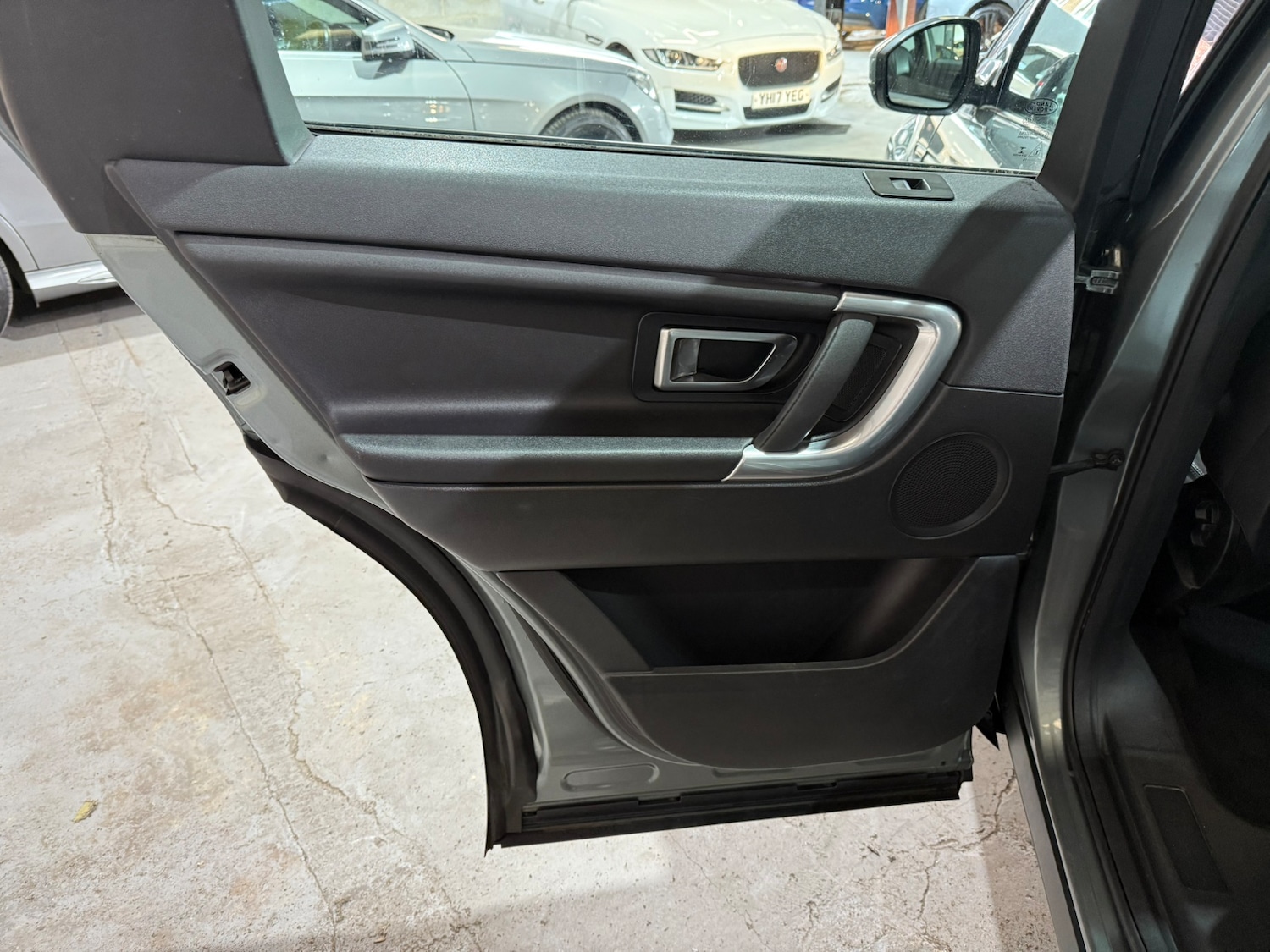 Used Land Rover Discovery Sport 2016 for sale - 77259063: Photo 12