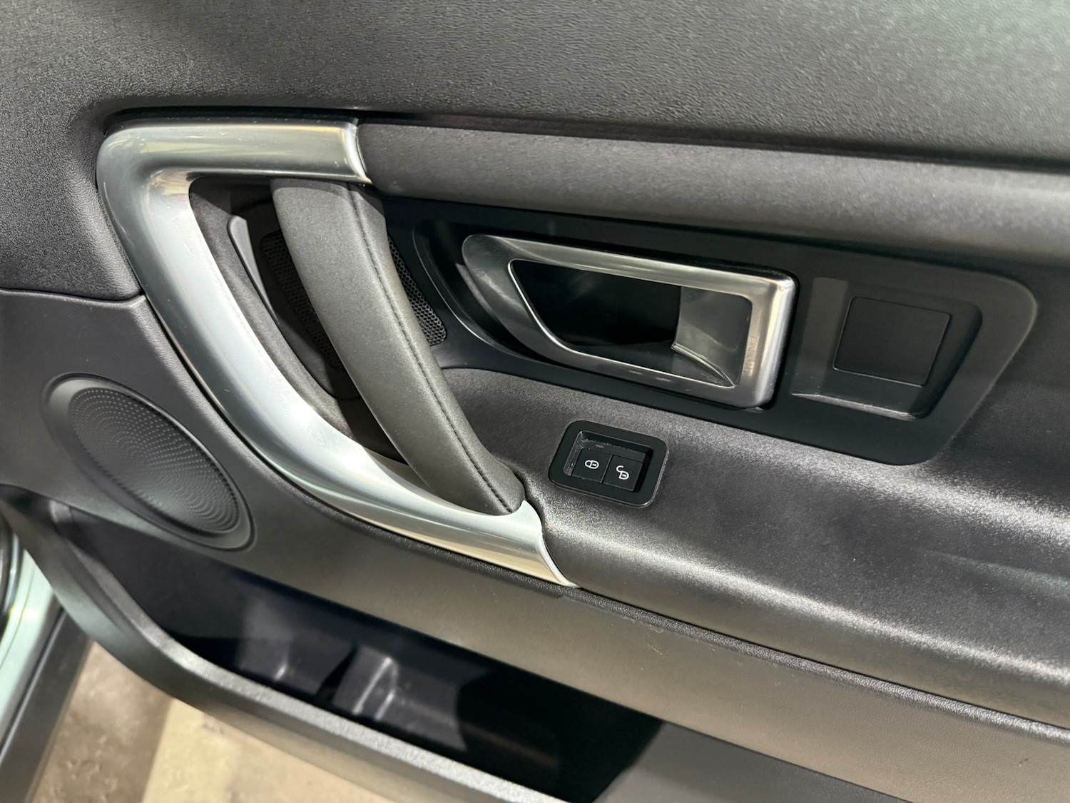 Used Land Rover Discovery Sport 2016 for sale - 77259063: Photo 25