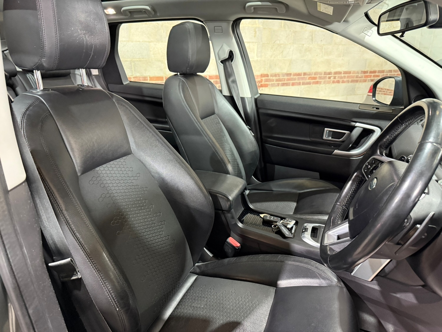 Used Land Rover Discovery Sport 2016 for sale - 77259063: Photo 29