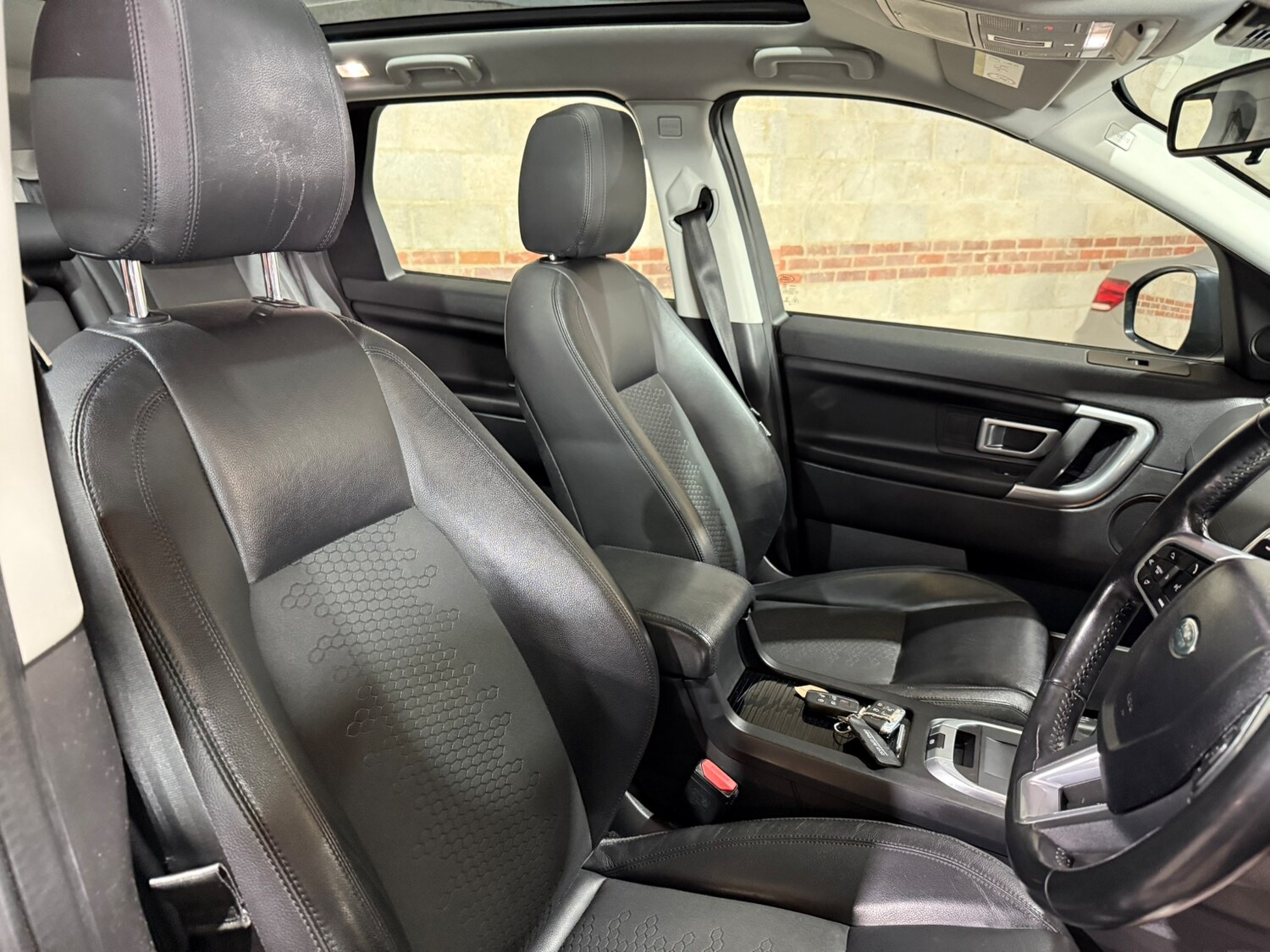 Used Land Rover Discovery Sport 2016 for sale - 77259063: Photo 31