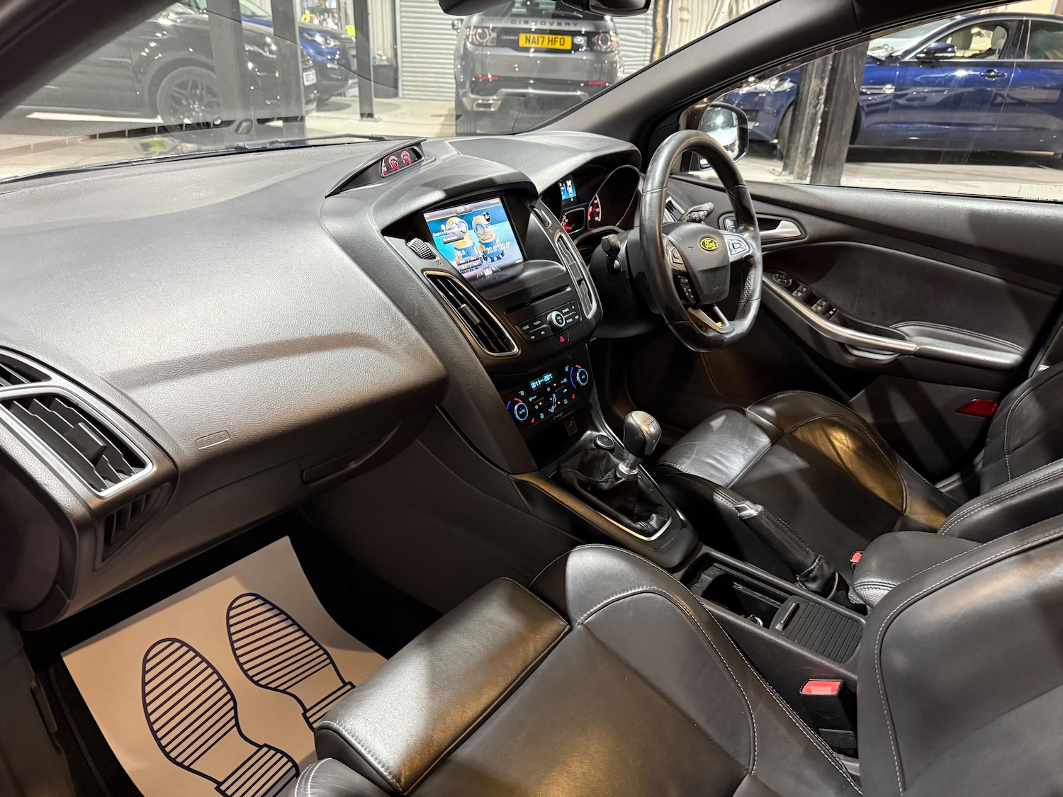 Used Ford Focus 2015 for sale - 76635940: Photo 9