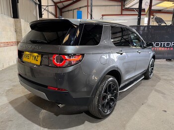 Used Land Rover Discovery Sport 2017 for sale - 78584215: Photo
