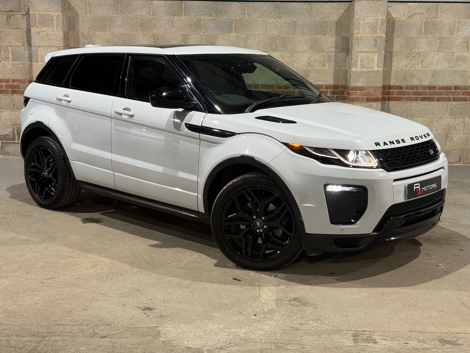 Used Land Rover Range Rover Evoque 2019 for sale - 76635941: Photo 1