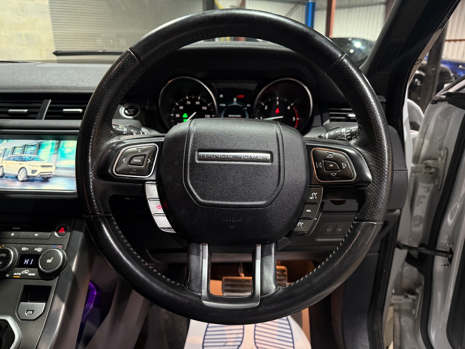 Used Land Rover Range Rover Evoque 2019 for sale - 76635941: Photo 31