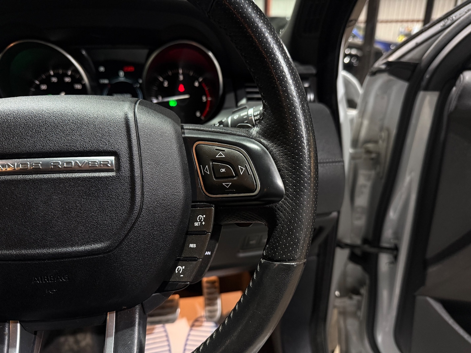 Used Land Rover Range Rover Evoque 2019 for sale - 76635941: Photo 33