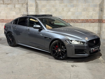 Used Jaguar XE 2018 for sale - 78799633: Photo
