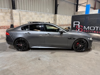 Used Jaguar XE 2018 for sale - 78799633: Photo