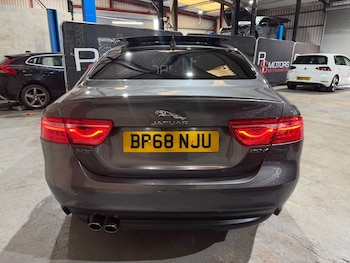 Used Jaguar XE 2018 for sale - 78799633: Photo