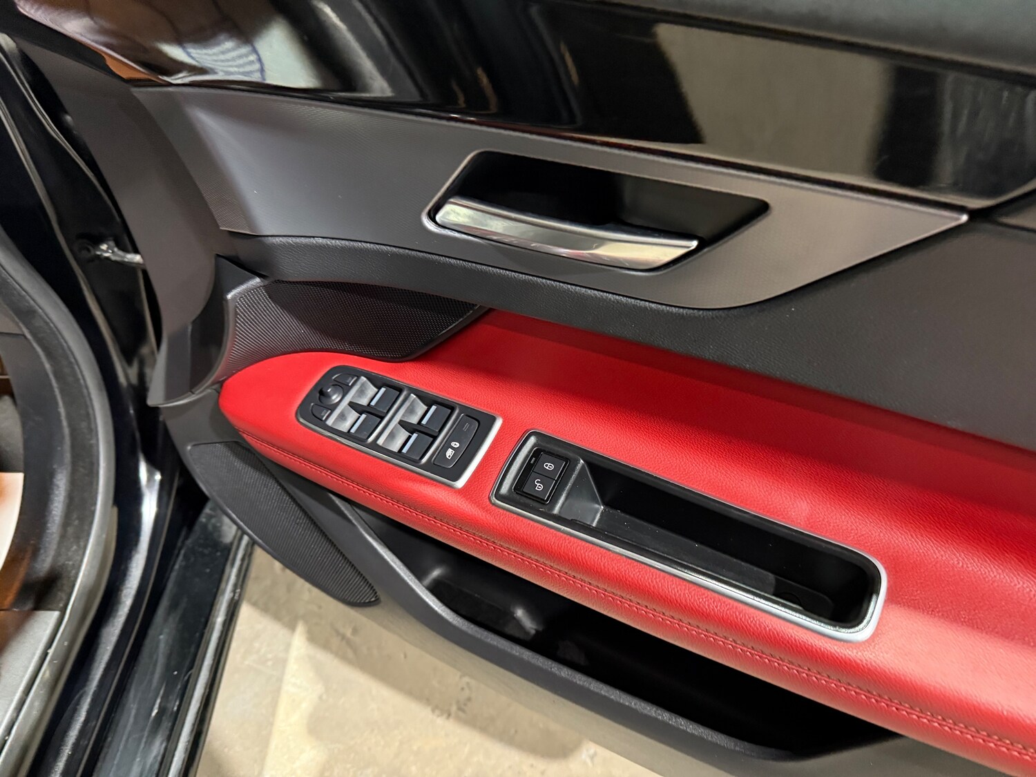 Used Jaguar XF 2016 for sale - 77557295: Photo 22