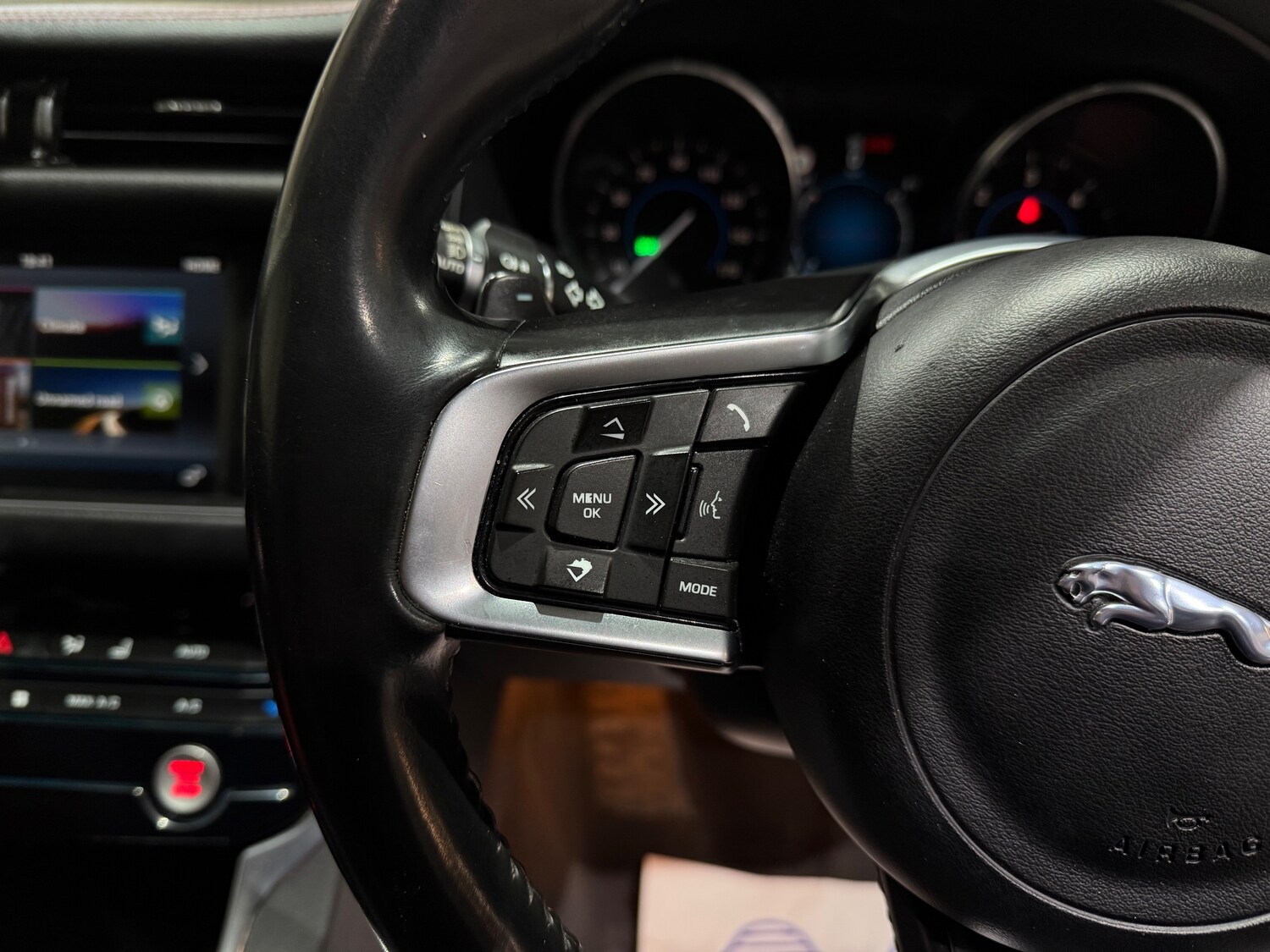 Used Jaguar XF 2016 for sale - 77557295: Photo 32