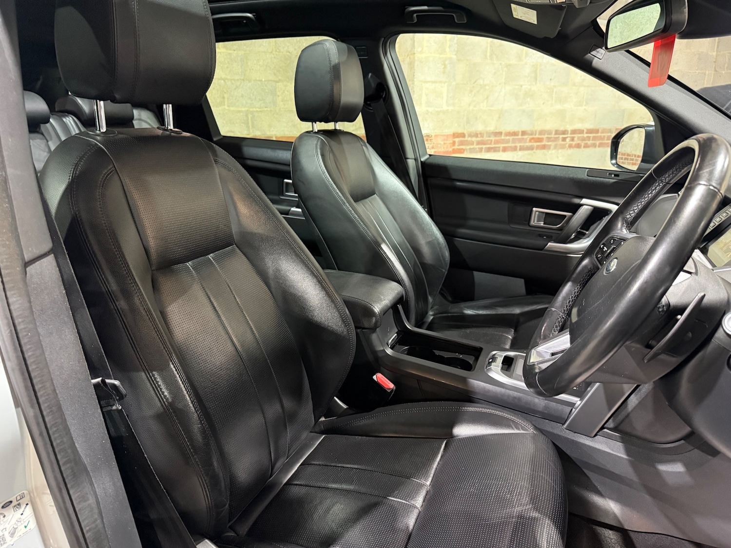 Used Land Rover Discovery Sport 2019 for sale - 76563487: Photo 28