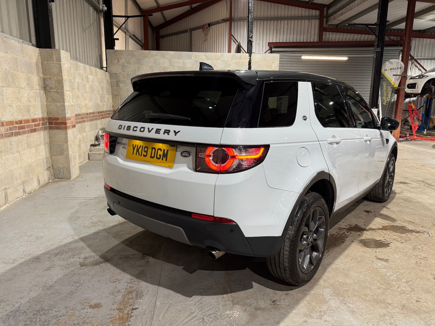 Used Land Rover Discovery Sport 2019 for sale - 76563487: Photo 3