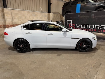 Used Jaguar XE 2017 for sale - 78311299: Photo