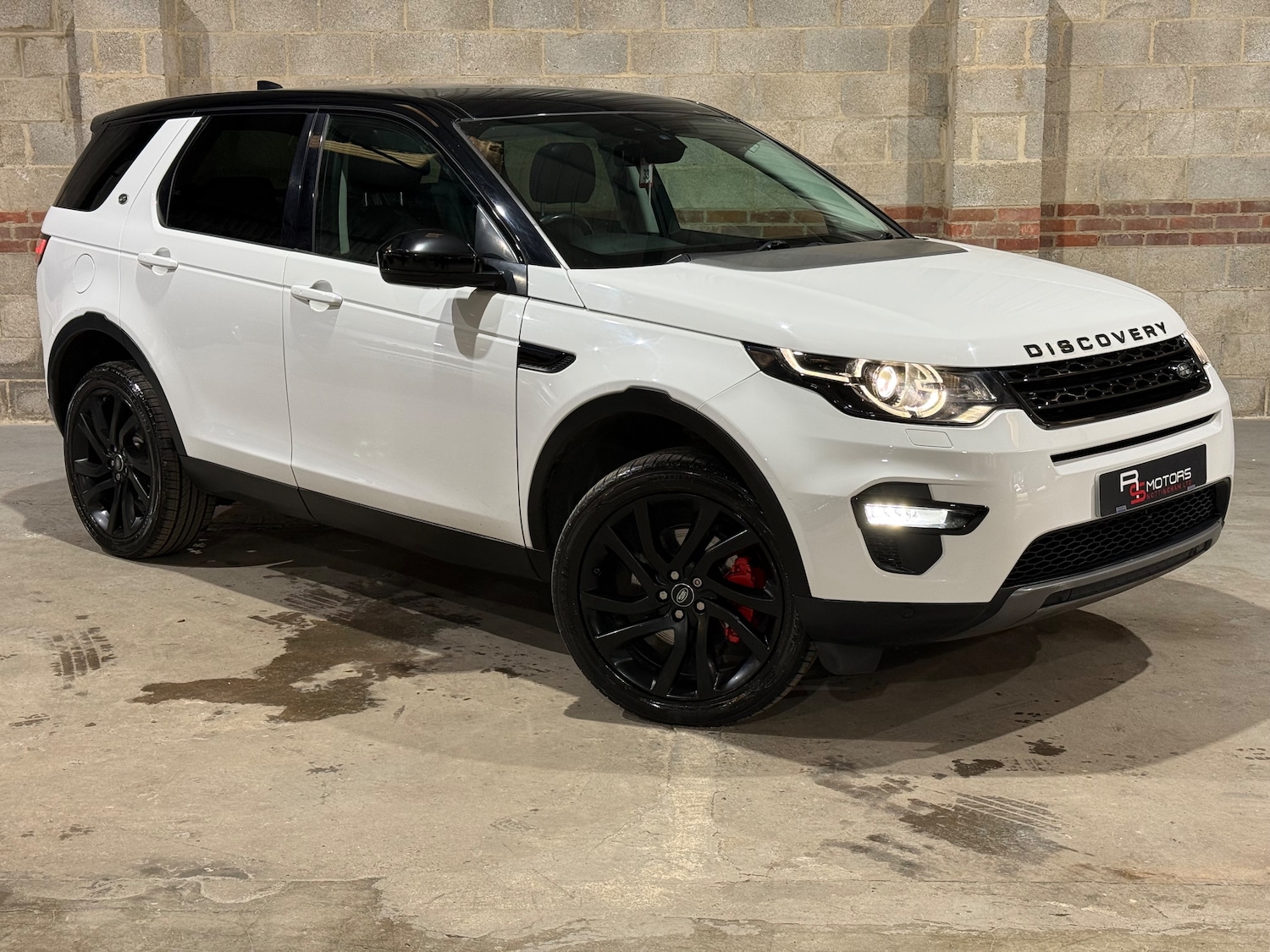 Used Land Rover Discovery Sport 2017 for sale - 76915180: Photo 1