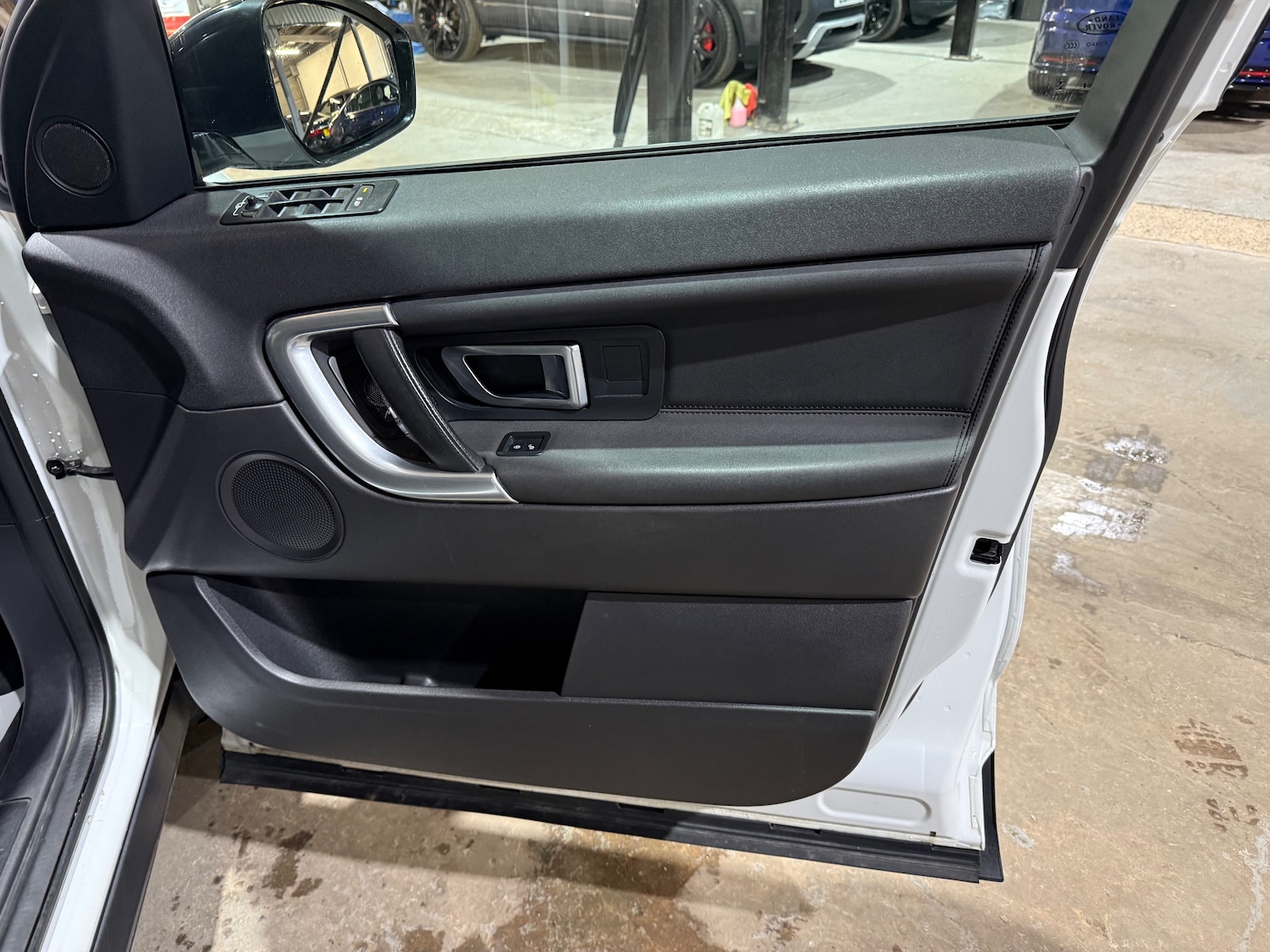 Used Land Rover Discovery Sport 2017 for sale - 76915180: Photo 27