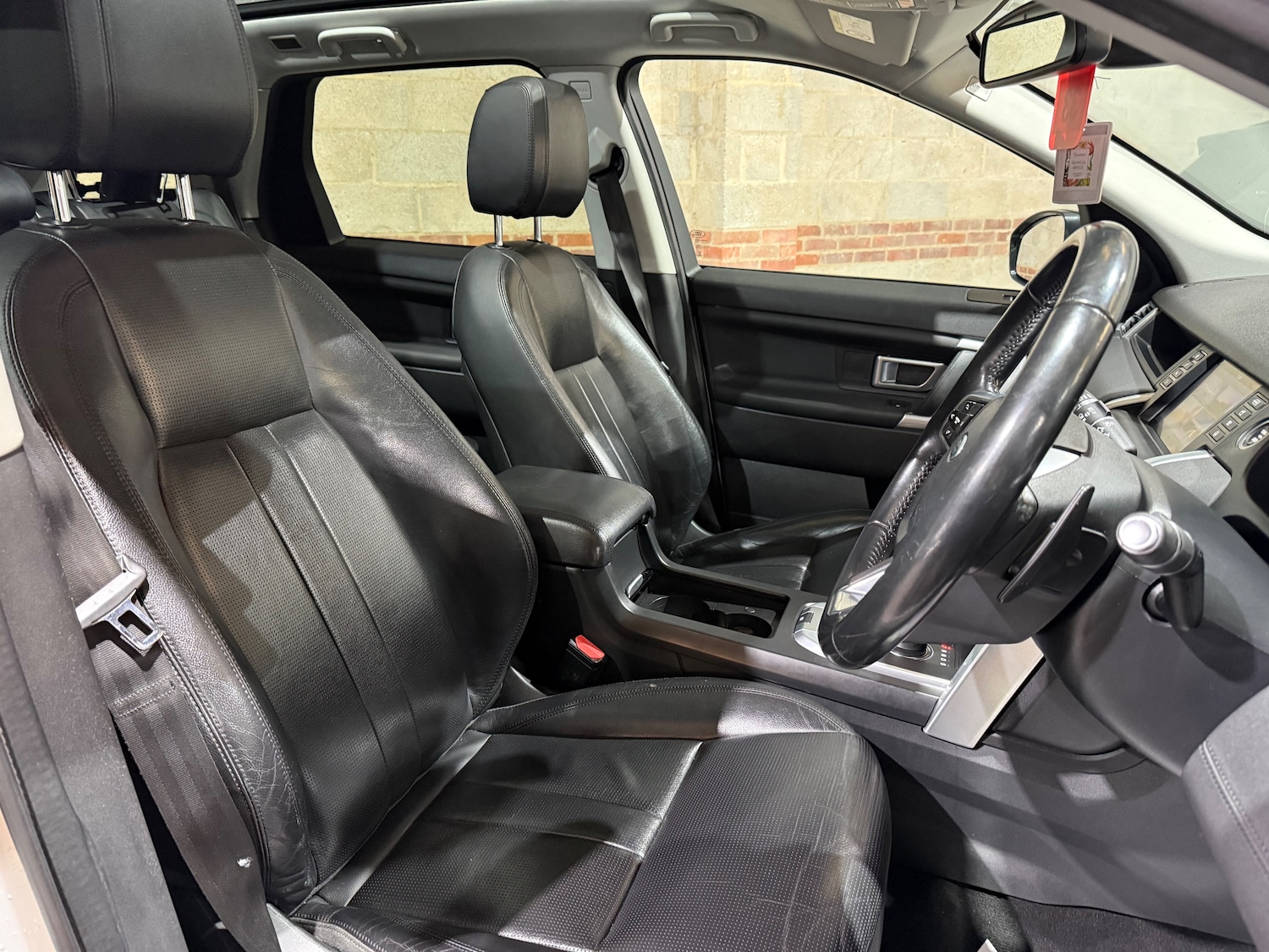 Used Land Rover Discovery Sport 2017 for sale - 76915180: Photo 32