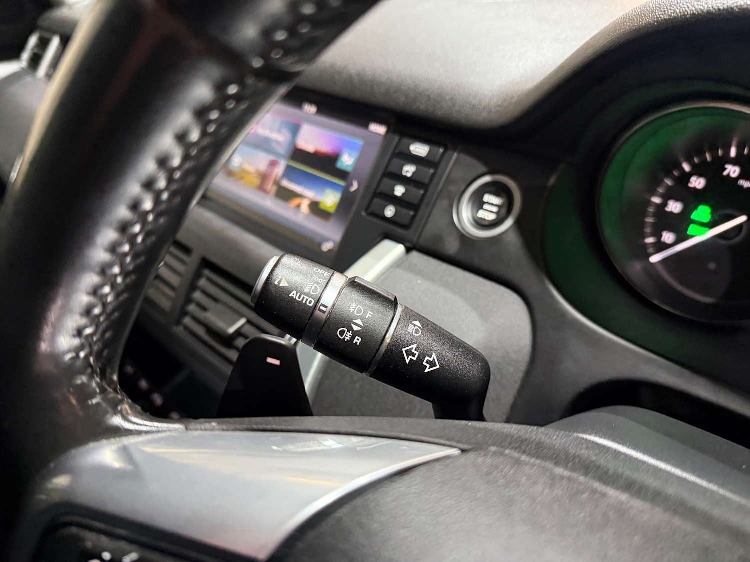 Used Land Rover Discovery Sport 2017 for sale - 76915180: Photo 40