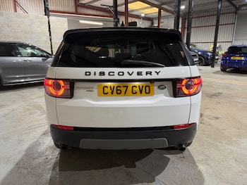 Used Land Rover Discovery Sport 2017 for sale - 76915180: Photo