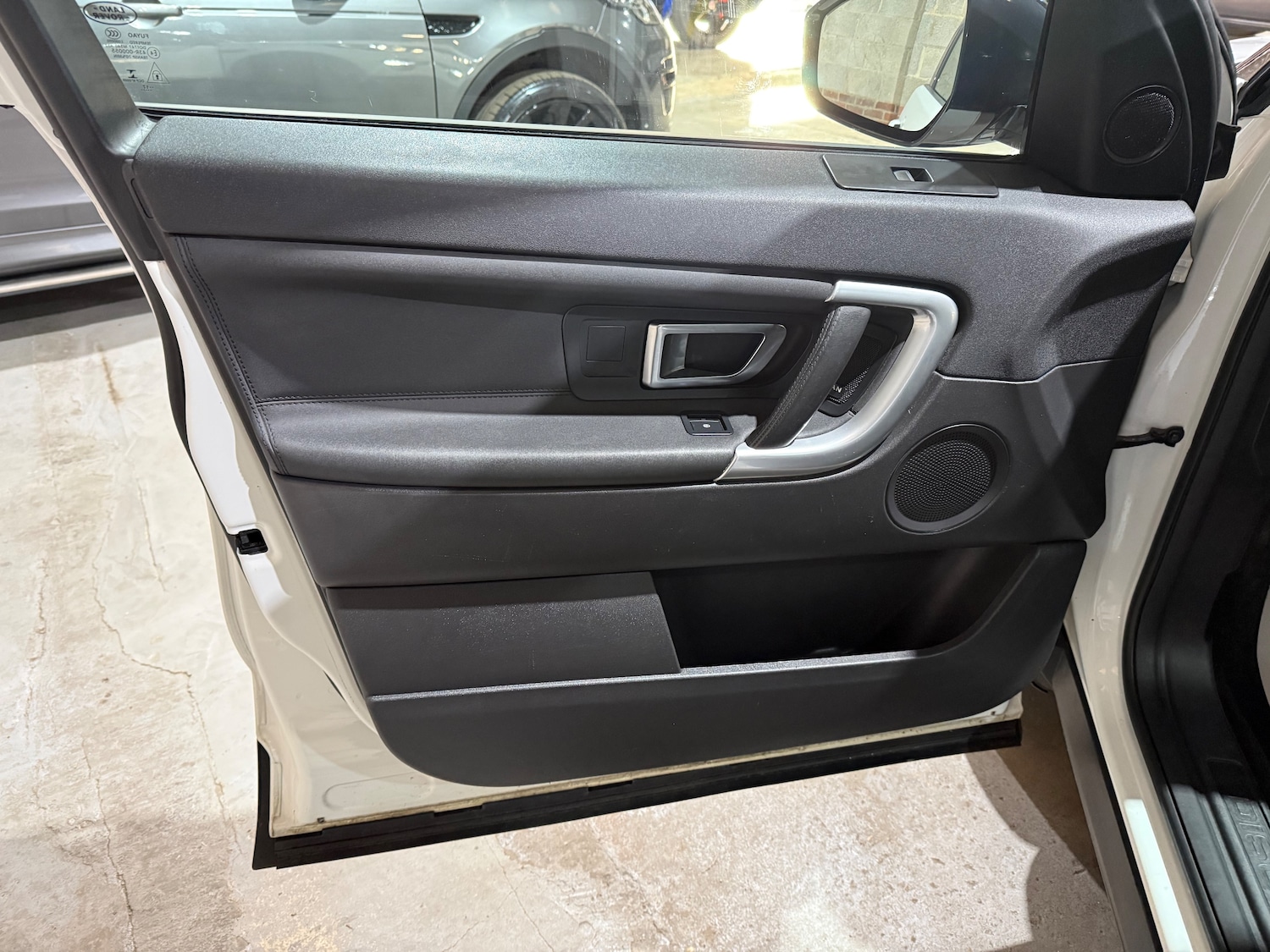 Used Land Rover Discovery Sport 2017 for sale - 76915180: Photo 7