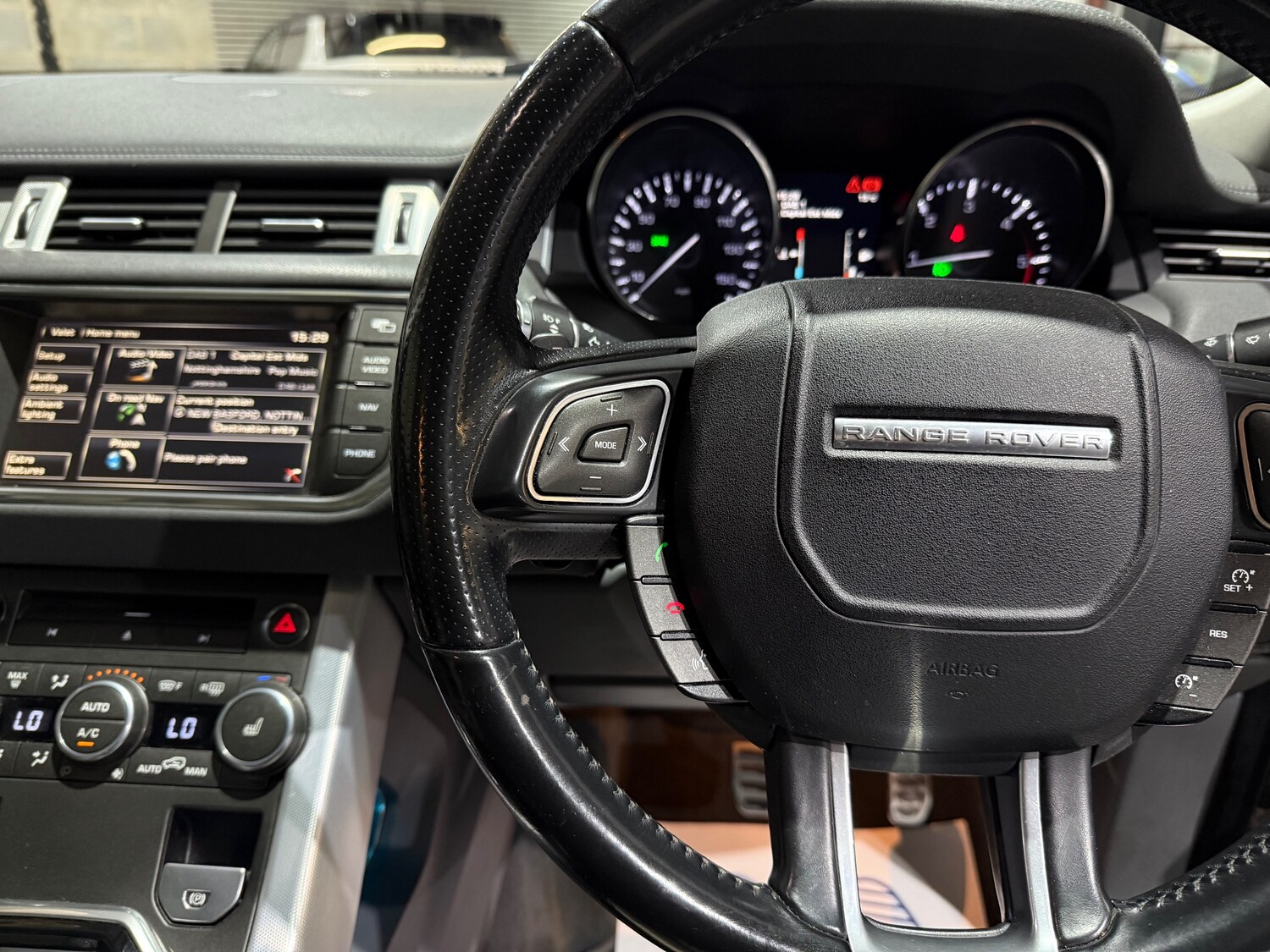 Used Land Rover Range Rover Evoque 2015 for sale - 76557820: Photo 32