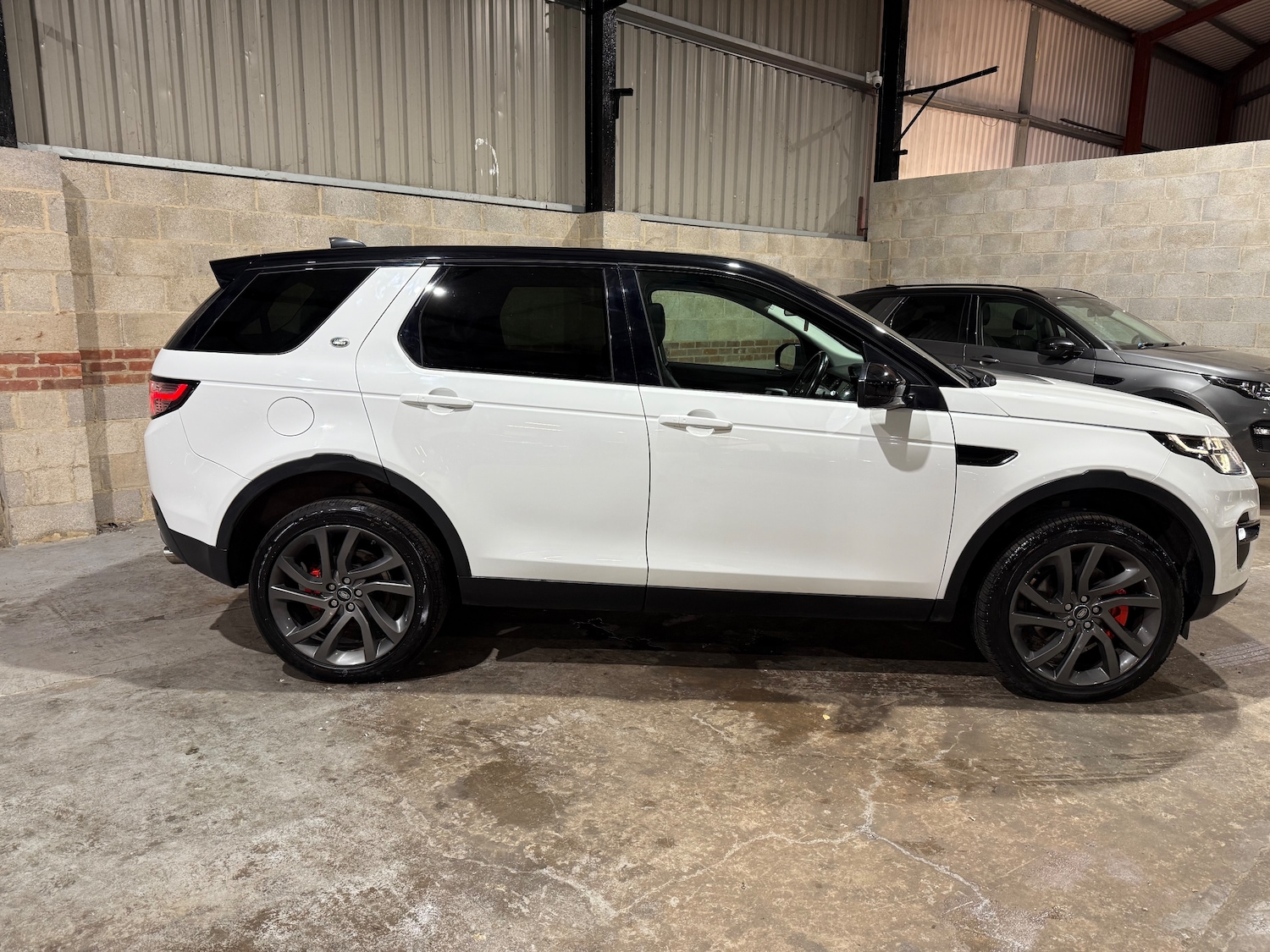 Used Land Rover Discovery Sport 2018 for sale - 76767452: Photo 2