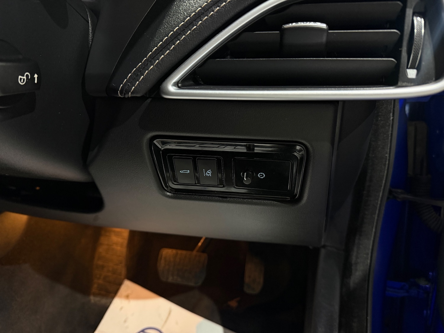 Used Jaguar XE for sale - 77256551: Photo 27