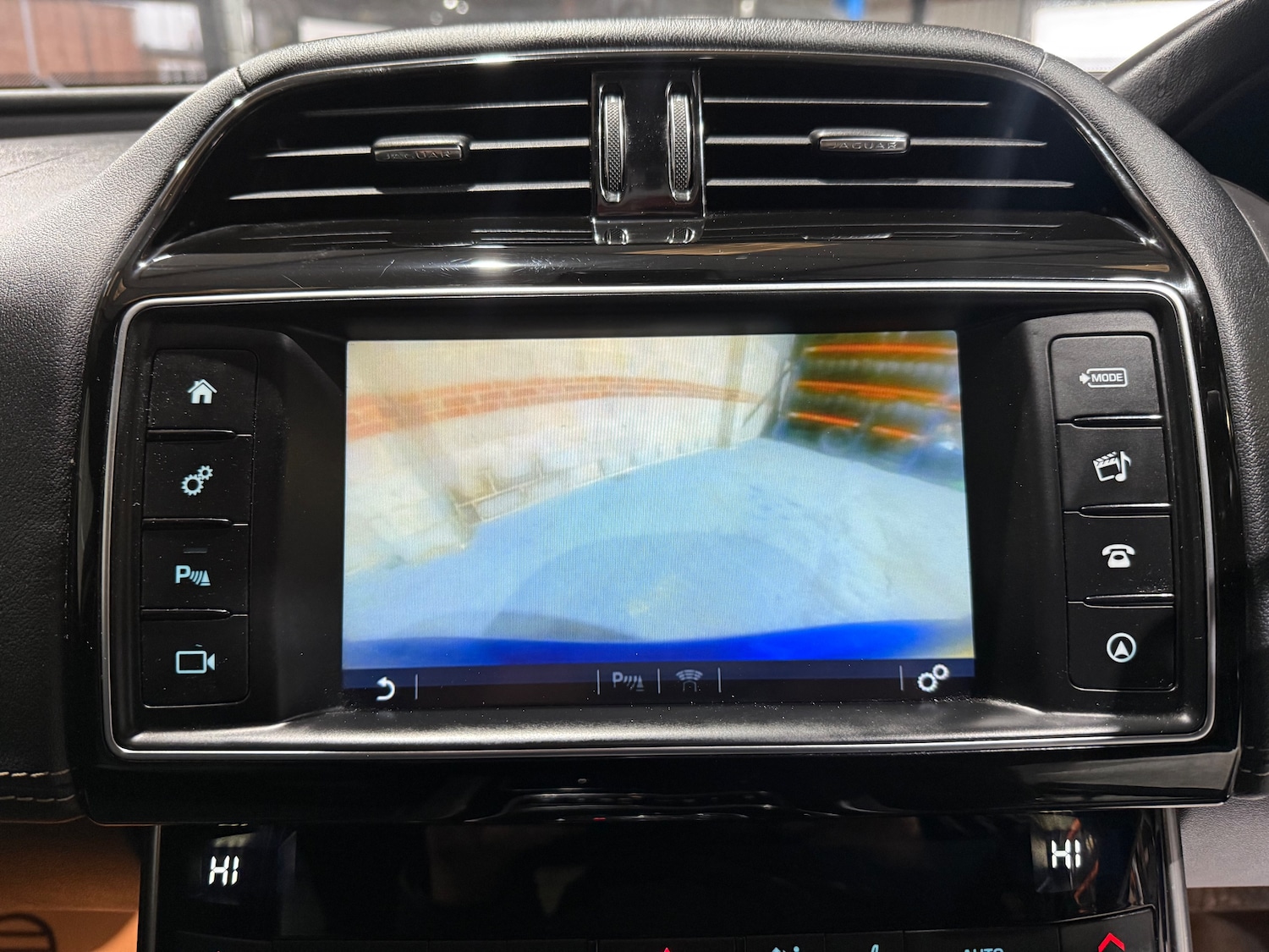 Used Jaguar XE for sale - 77256551: Photo 36