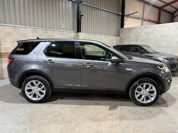 Used Land Rover Discovery Sport 2016 for sale - 75962188: Photo