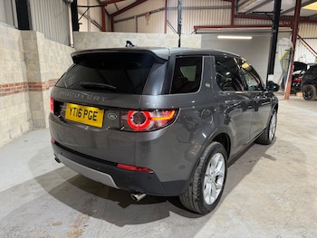 Used Land Rover Discovery Sport 2016 for sale - 75962188: Photo